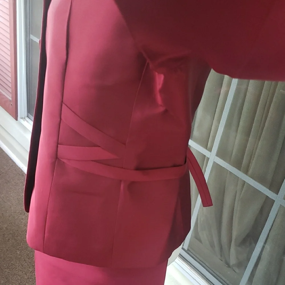 BIGIO Elegant‎ Burgundy Skirt Suit